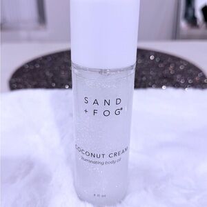 Coconut Cream Illuminating Body Oil - White 
4 Oz